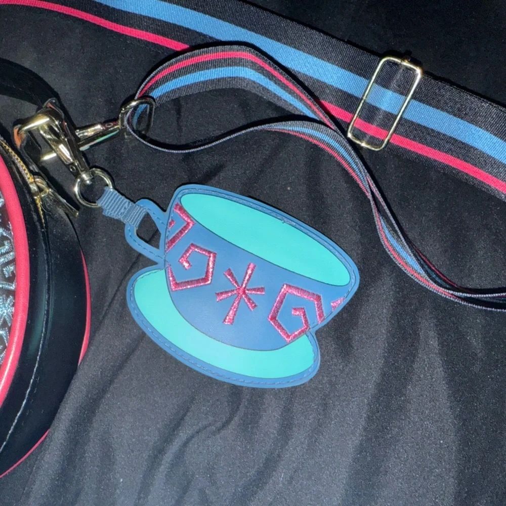 Disney Alice in Wonderland Round Crossbody Bag - Picture 2 of 4